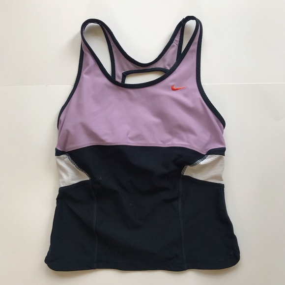Nike Other - Nike women’s sports top with built in bra size M